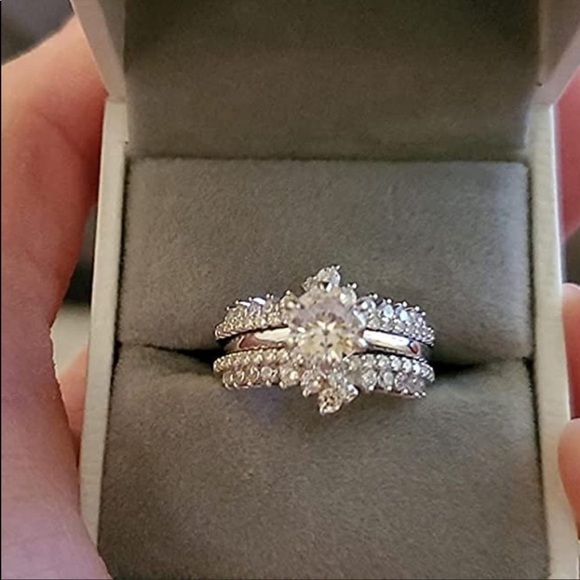 𝅺COPY - 925 Silver Moissanite Engagement Ring Wedding Band Set - Picture 6 of 9